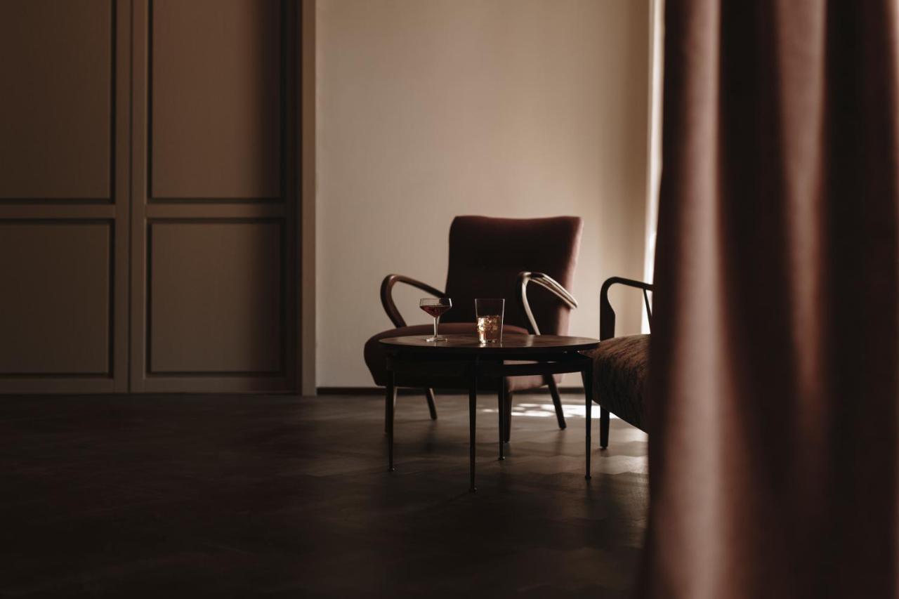Parkhotel Mondschein, A Member Of Design Hotels Болзано Екстериор снимка