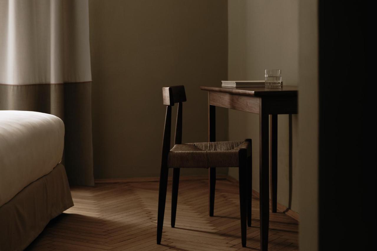 Parkhotel Mondschein, A Member Of Design Hotels Болзано Екстериор снимка