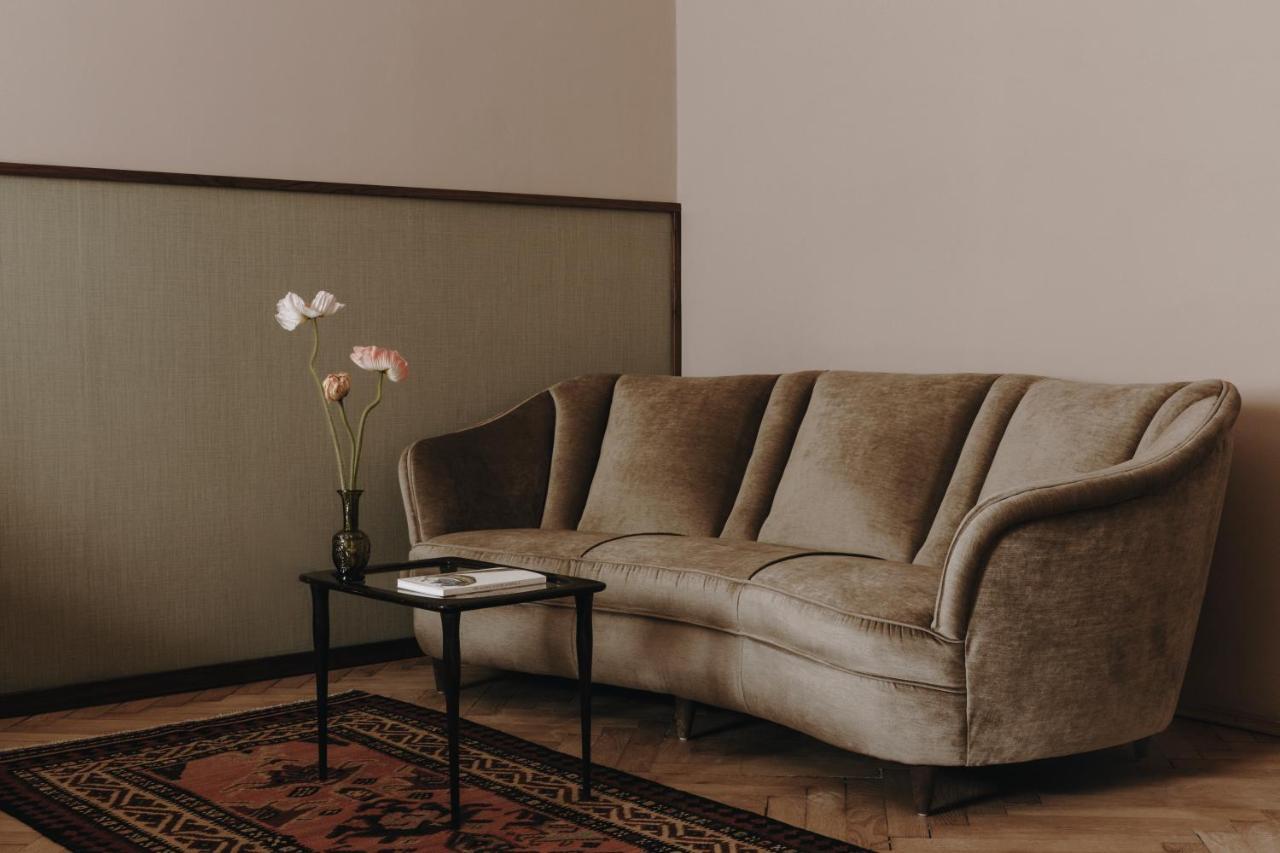 Parkhotel Mondschein, A Member Of Design Hotels Болзано Екстериор снимка