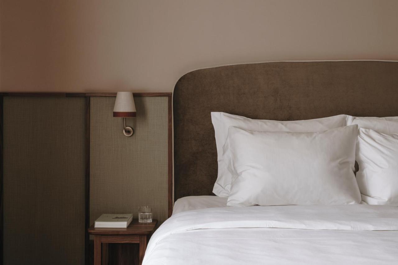 Parkhotel Mondschein, A Member Of Design Hotels Болзано Екстериор снимка