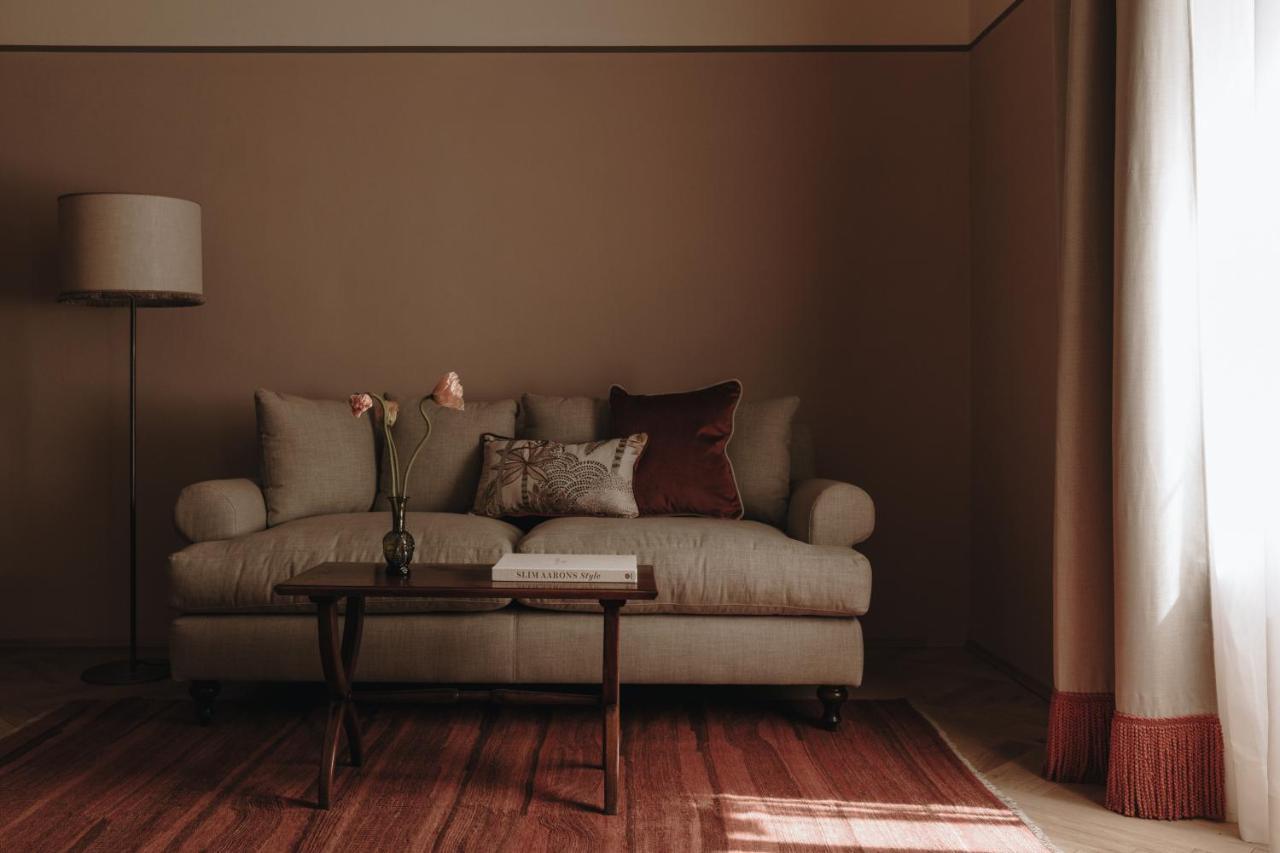Parkhotel Mondschein, A Member Of Design Hotels Болзано Екстериор снимка