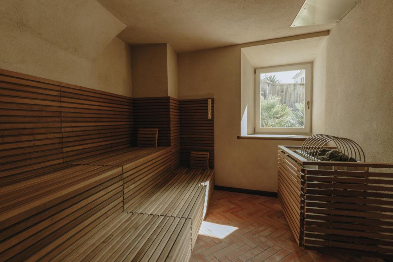 Parkhotel Mondschein, A Member Of Design Hotels Болзано Екстериор снимка