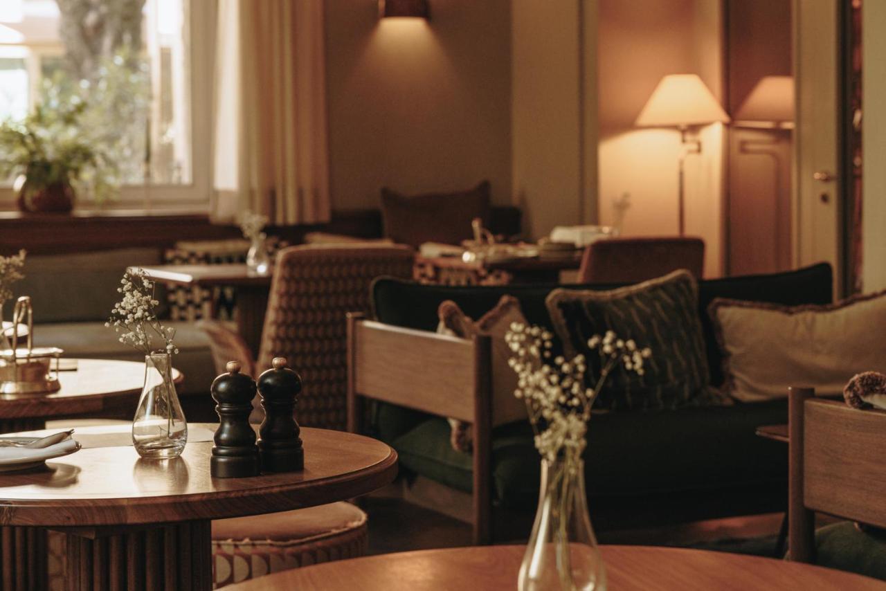 Parkhotel Mondschein, A Member Of Design Hotels Болзано Екстериор снимка