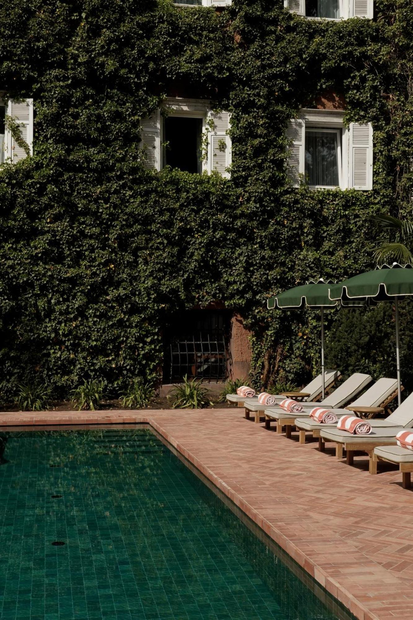 Parkhotel Mondschein, A Member Of Design Hotels Болзано Екстериор снимка
