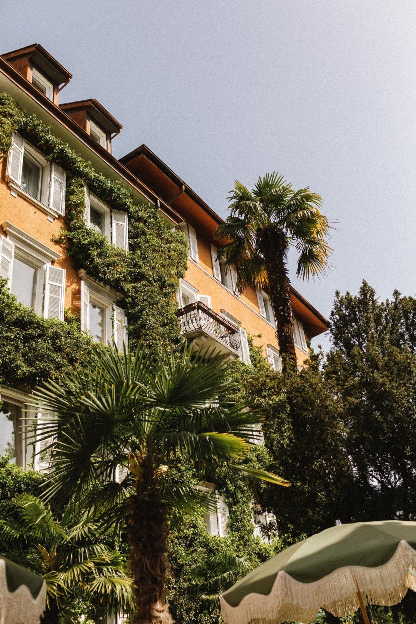 Parkhotel Mondschein, A Member Of Design Hotels Болзано Екстериор снимка